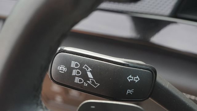 Used 2024 Volkswagen Atlas Cross Sport SEL R-Line image 30