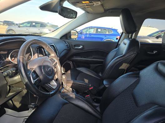 Used 2018 Jeep Compass Latitude image 3