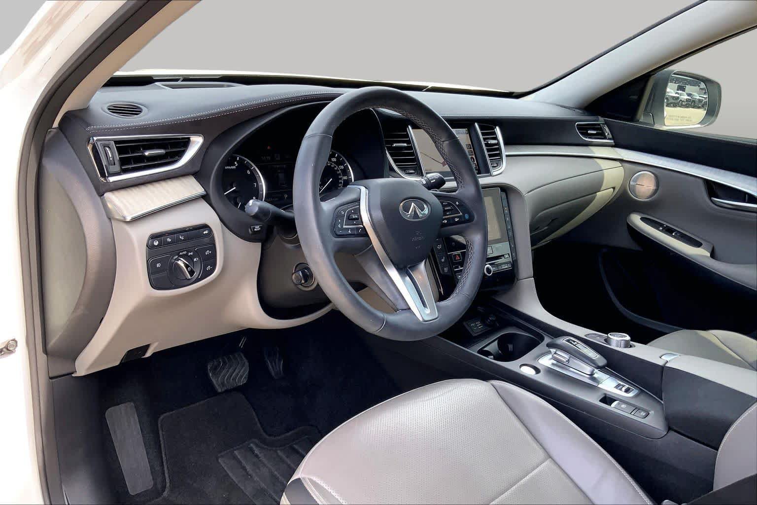 Used 2023 INFINITI QX50 Sensory AWD/4WD image 17
