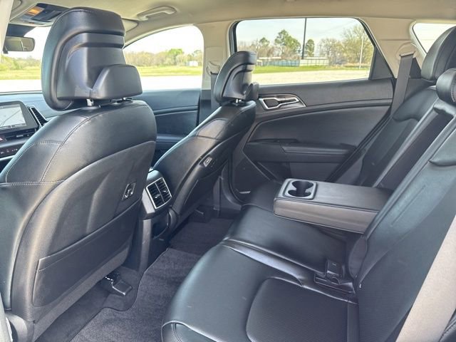 Used 2025 Kia Sportage EX image 19