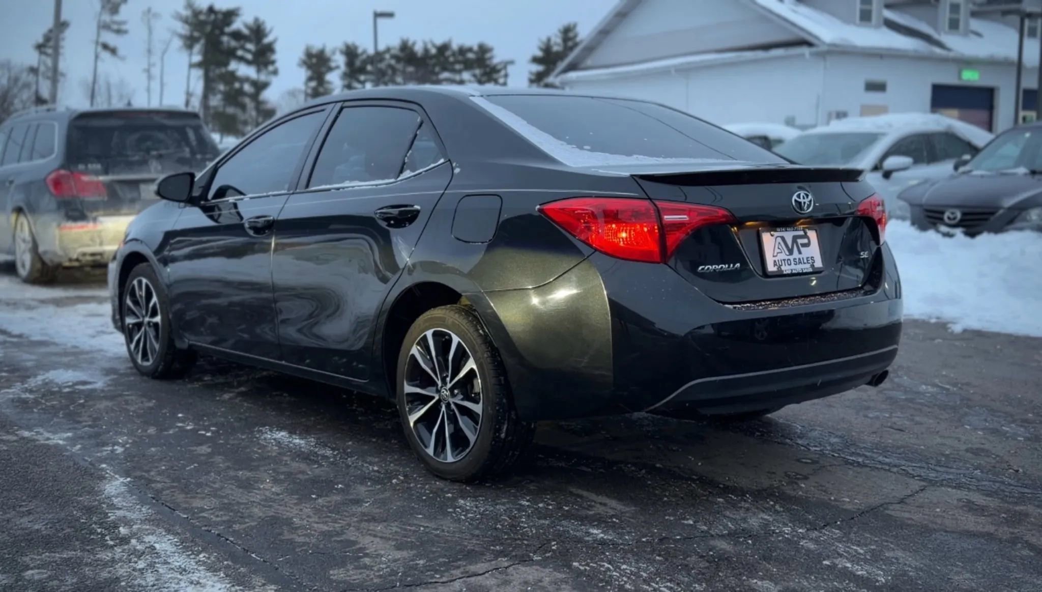 Used 2017 Toyota Corolla SE image 4