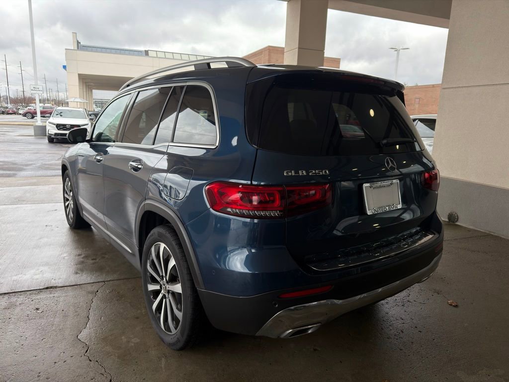 Used 2023 Mercedes-Benz GLB 250 4MATIC image 3