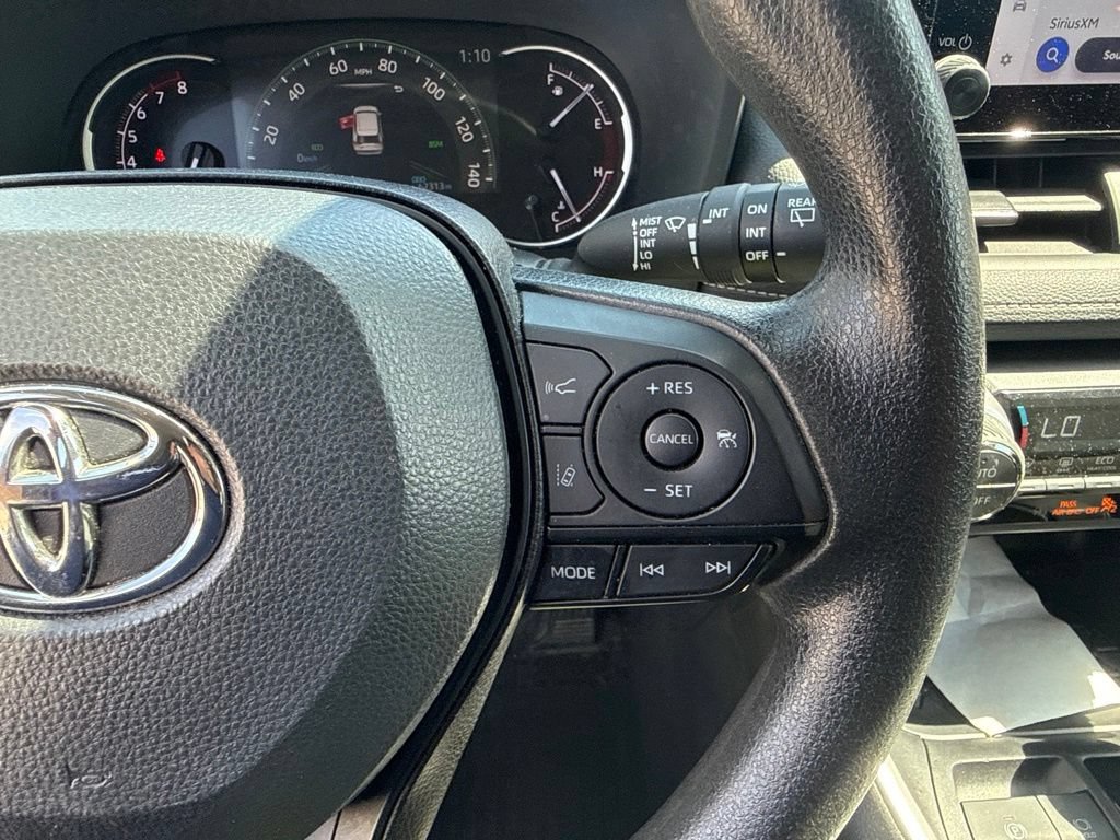 Used 2024 Toyota RAV4 XLE AWD/4WD image 17