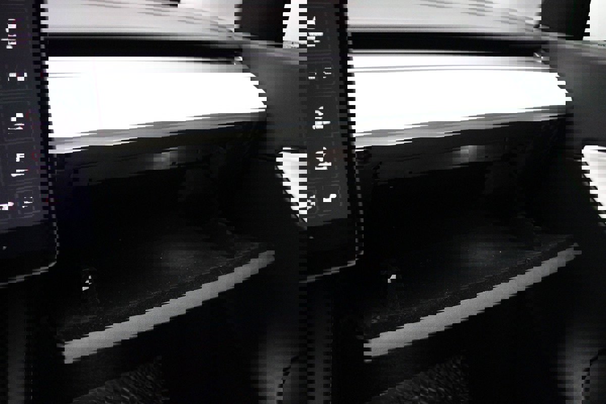 Used 2022 Tesla Model Y Long Range image 12