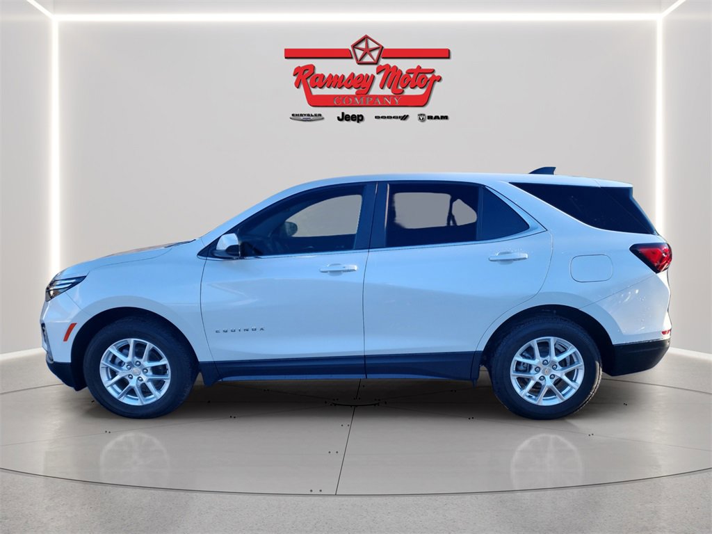 Used 2024 Chevrolet Equinox LT image 2