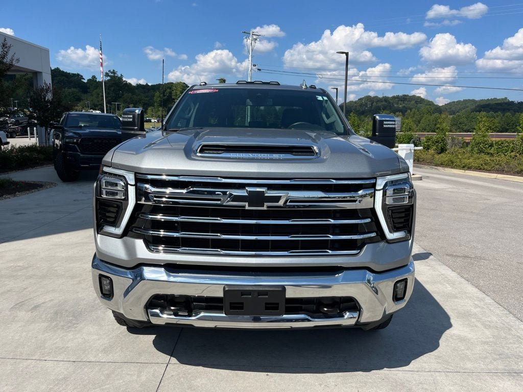 Used 2025 Chevrolet Silverado 2500 LTZ w/ LTZ Convenience Package AWD/4WD image 33