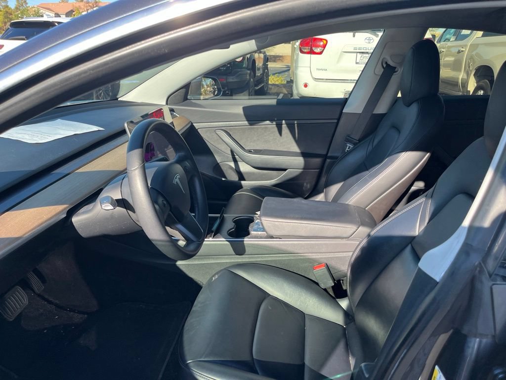 Used 2020 Tesla Model 3 Standard Range RWD image 12