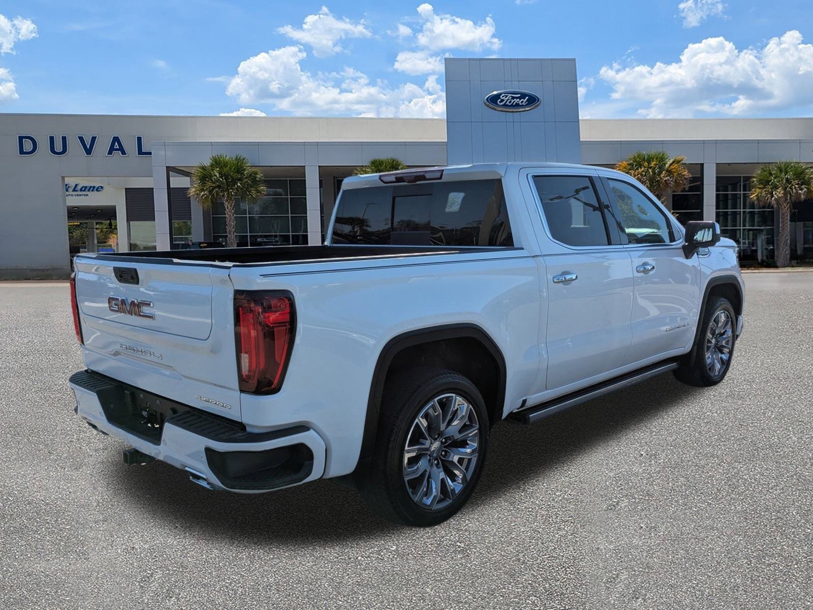 Used 2024 GMC Sierra 1500 Denali w/ Denali Reserve Package image 4