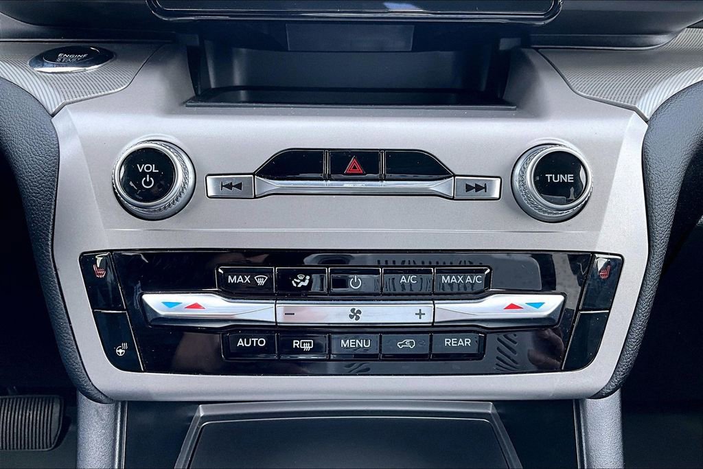 Certified 2022 Ford Explorer XLT w/ Equipment Group 202A image 32