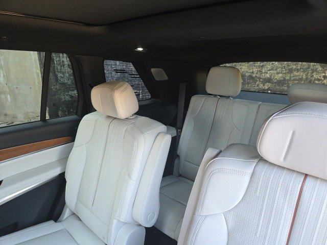 New 2026 Cadillac Vistiq Sport image 15