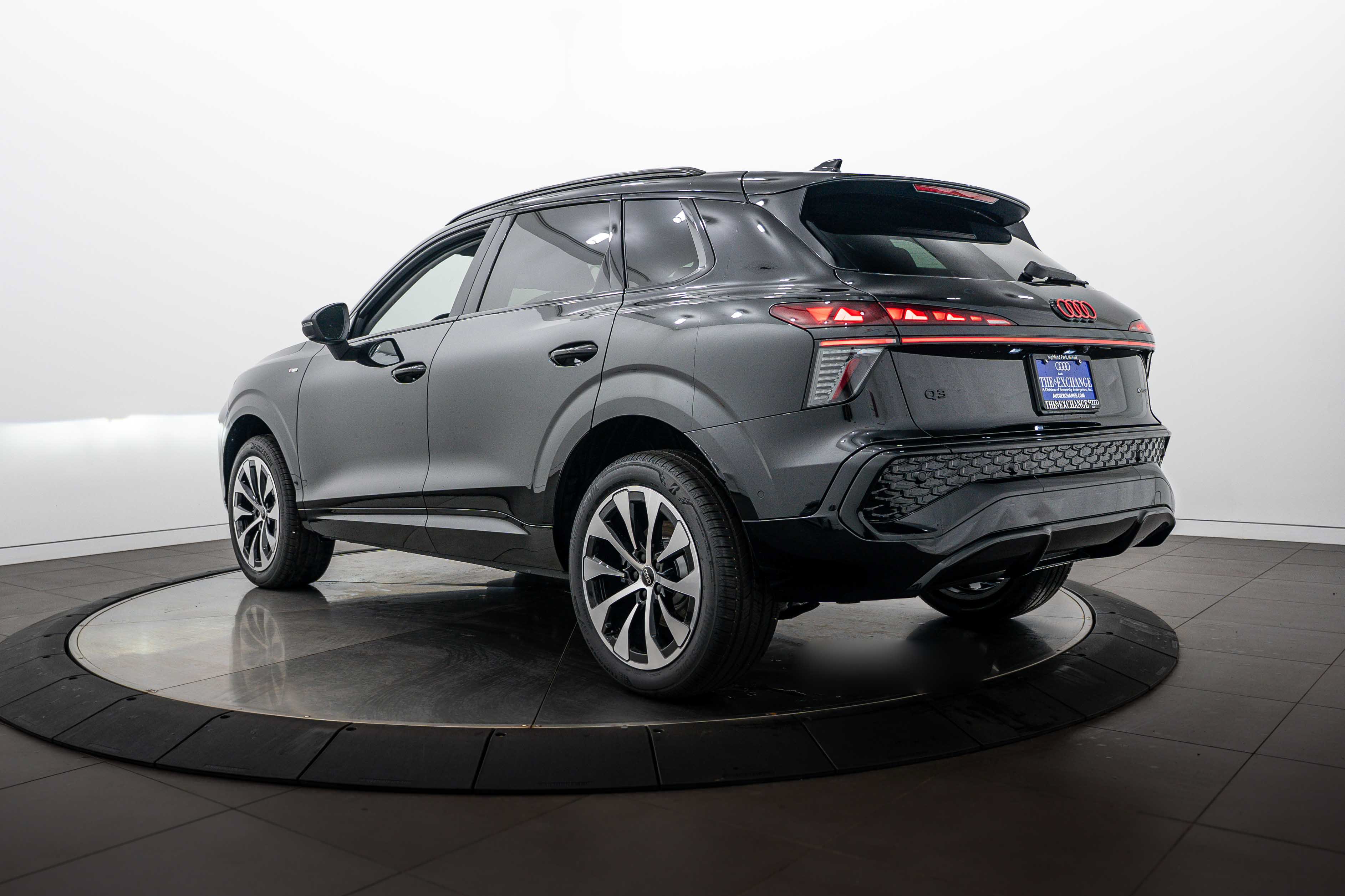 New 2026 Audi Q3 quattro 2.0T AWD/4WD image 6