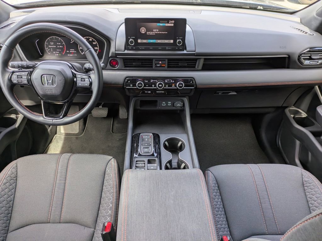 Used 2025 Honda Pilot Sport image 15