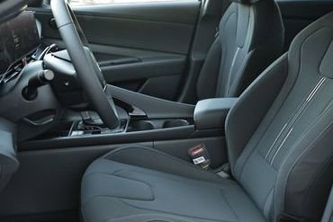 New 2025 Hyundai Elantra SEL image 6