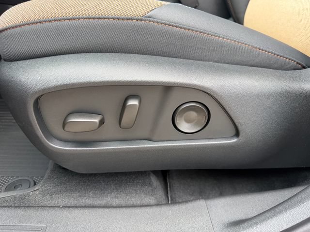 New 2026 Chevrolet Equinox ACTIV w/ Convenience Package III AWD/4WD image 18
