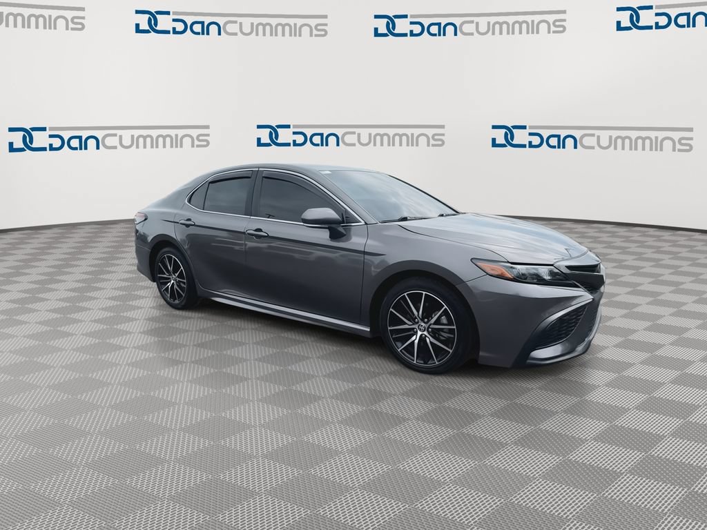 Used 2024 Toyota Camry SE FWD image 2