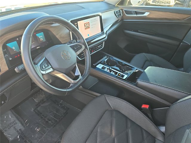 Used 2025 Volkswagen Atlas SE AWD/4WD image 19