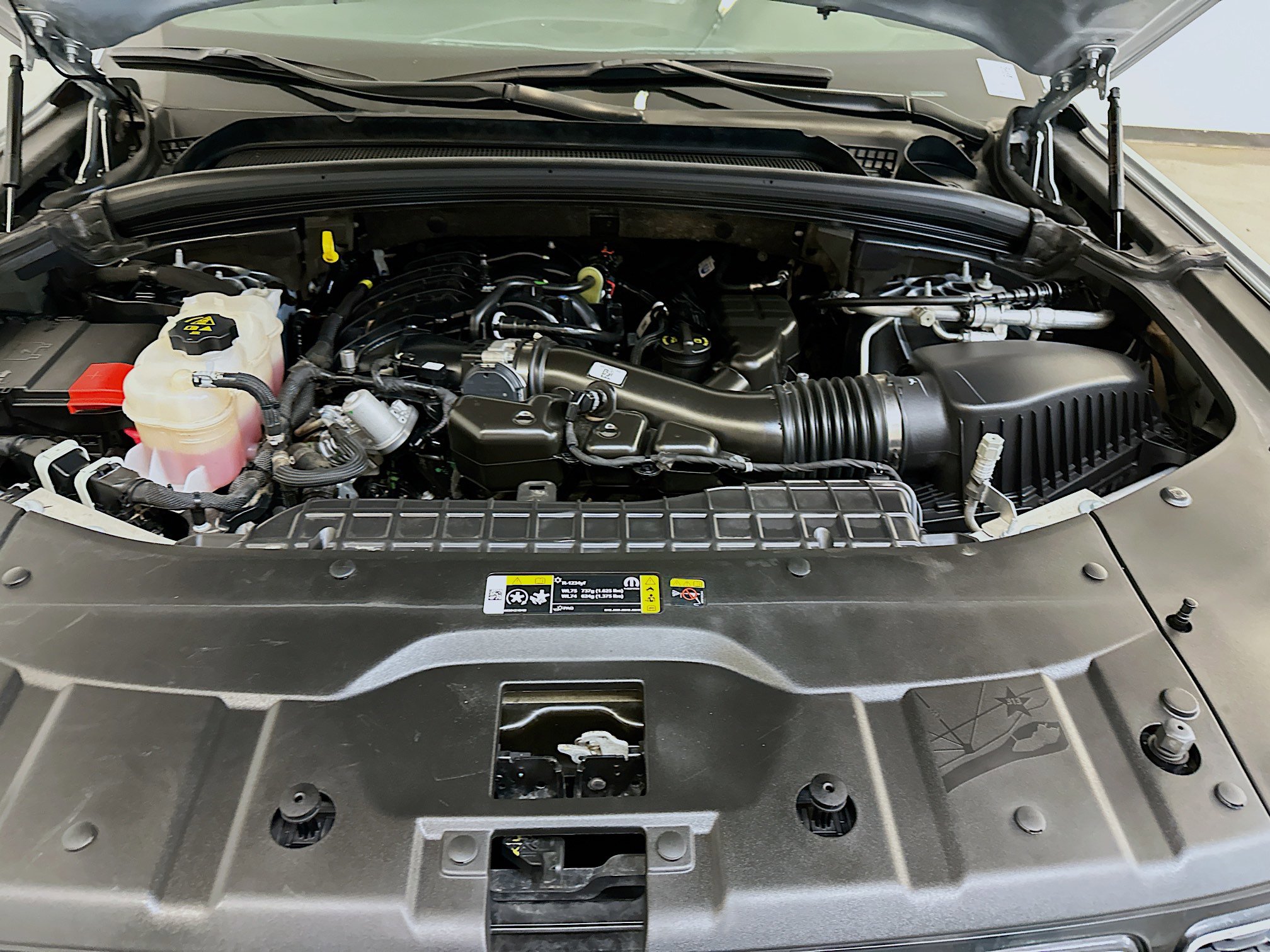 Used 2024 Jeep Grand Cherokee L Limited w/ Luxury Tech Group II image 37