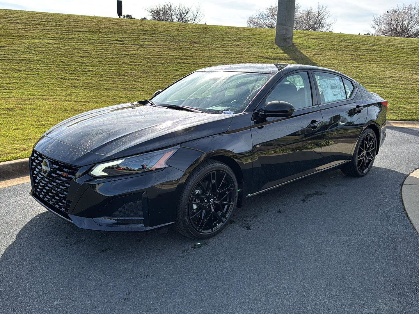 New 2026 Nissan Altima 2.5 SR w/ SR Midnight Edition Package image 1