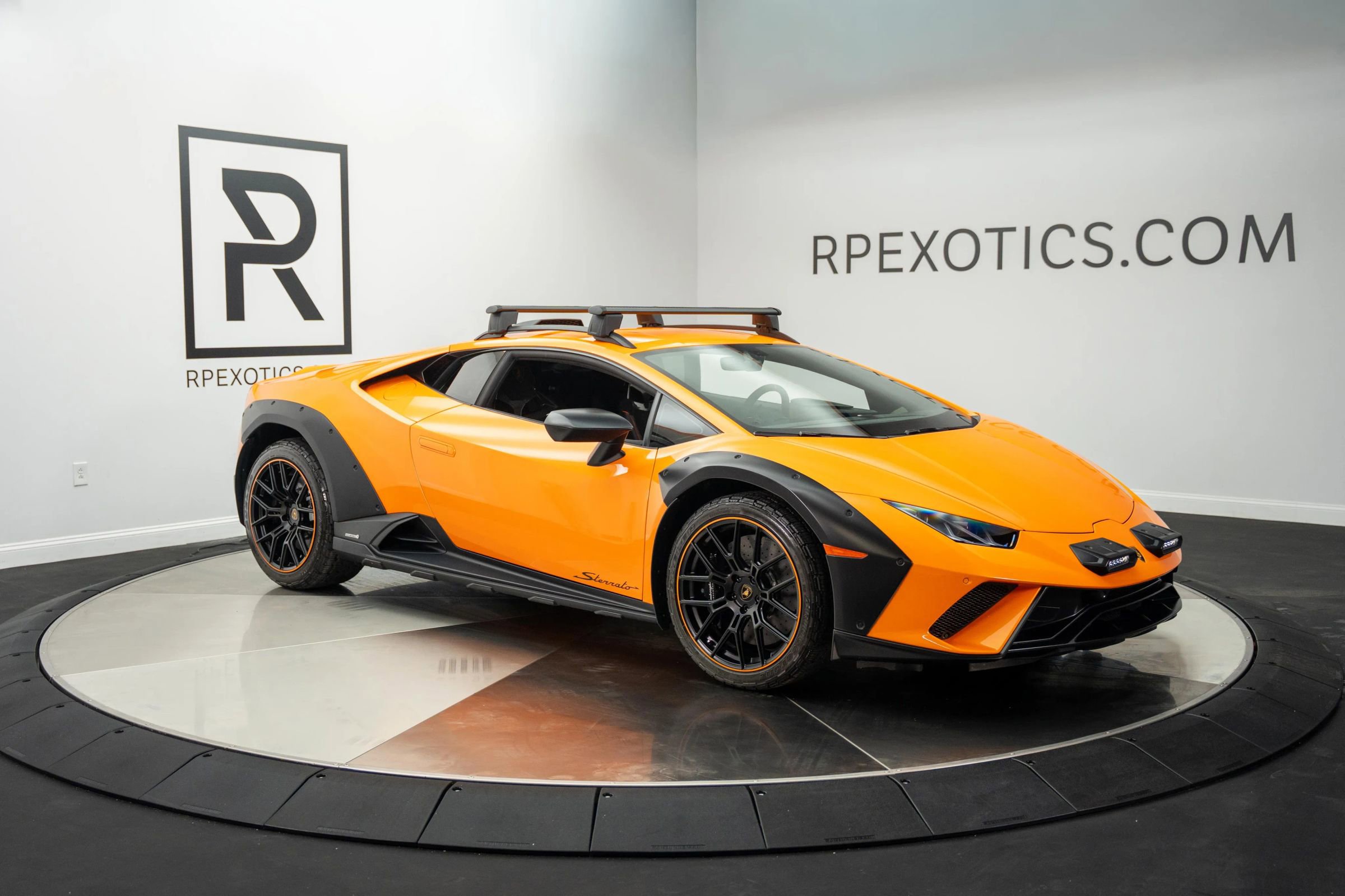 Used 2023 Lamborghini Huracan Sterrato image 11