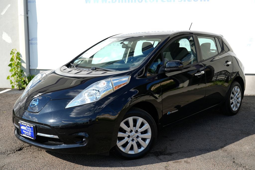 Used 2017 Nissan Leaf S w/ Charge Package FWD image 2