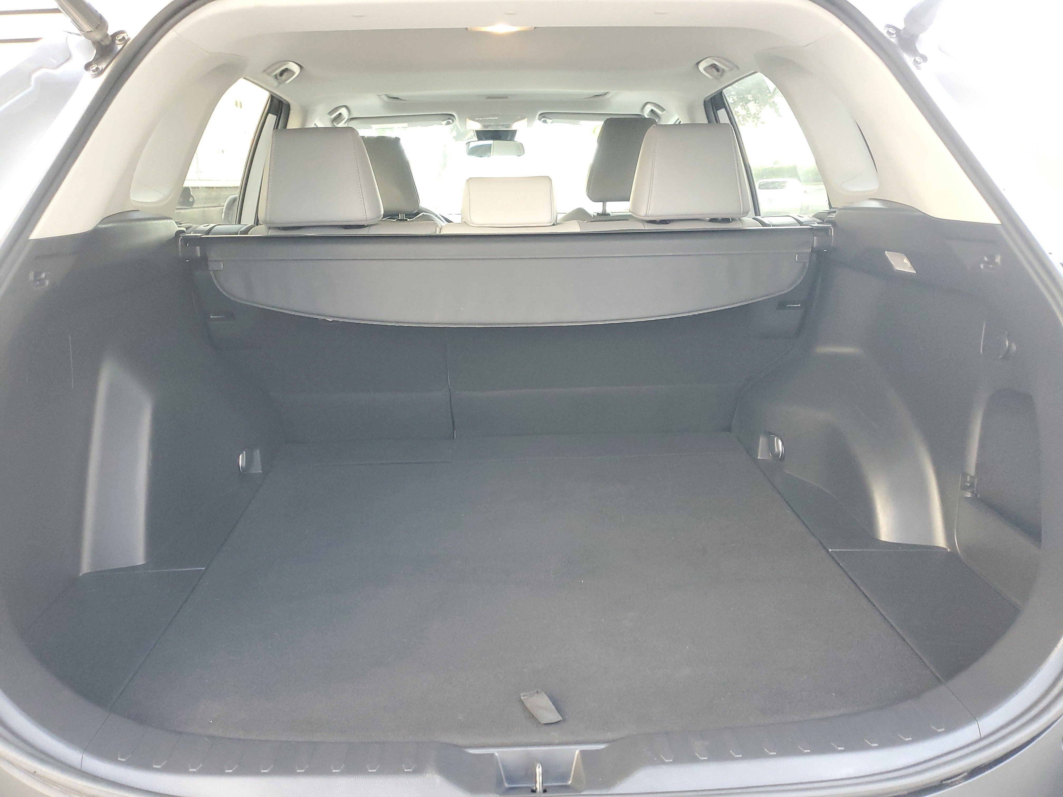 Used 2020 Toyota RAV4 XLE Premium image 9