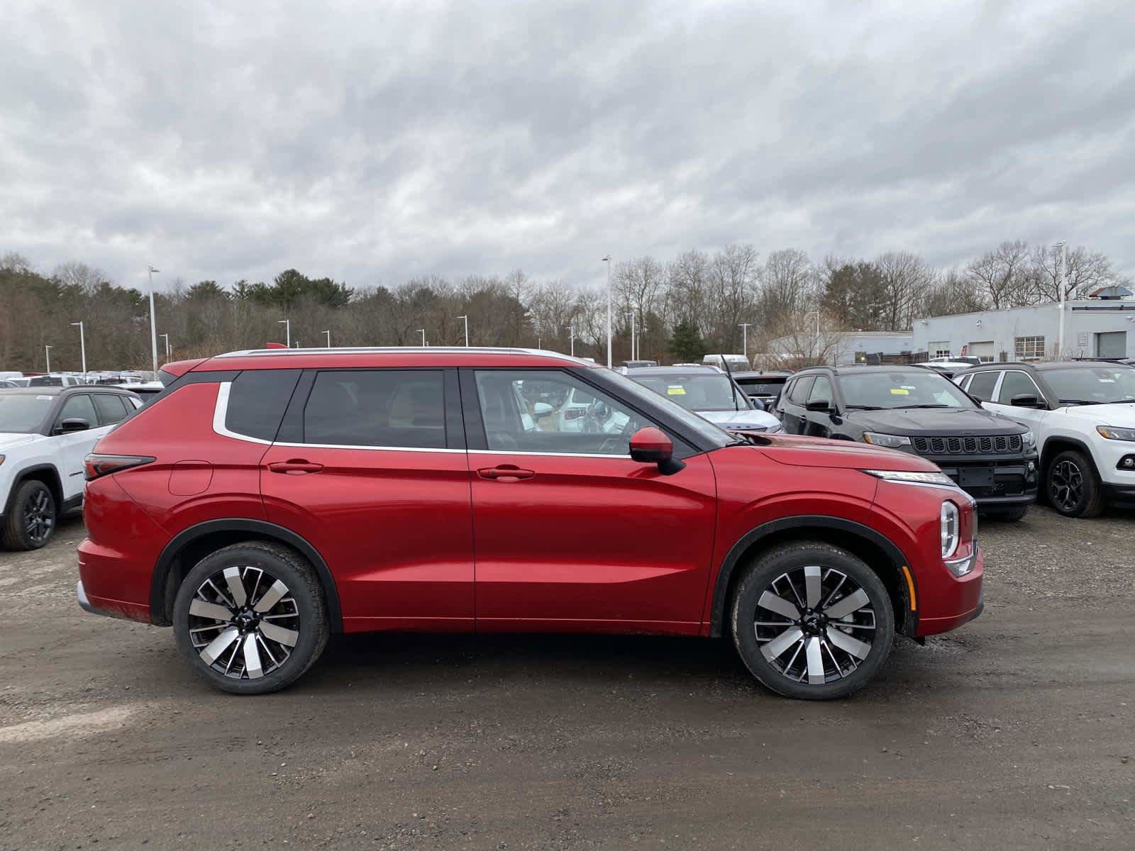 New 2026 Mitsubishi Outlander SEL AWD/4WD image 2