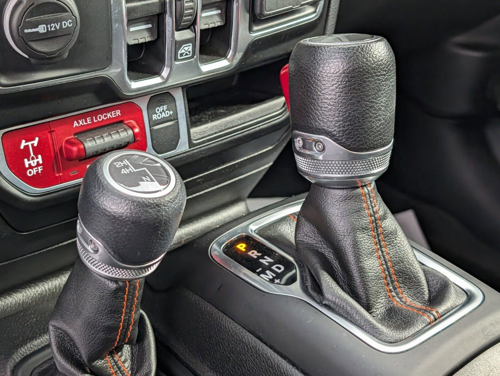 Used 2022 Jeep Gladiator Mojave AWD/4WD image 11
