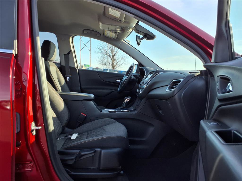 Used 2023 Chevrolet Equinox LT image 25