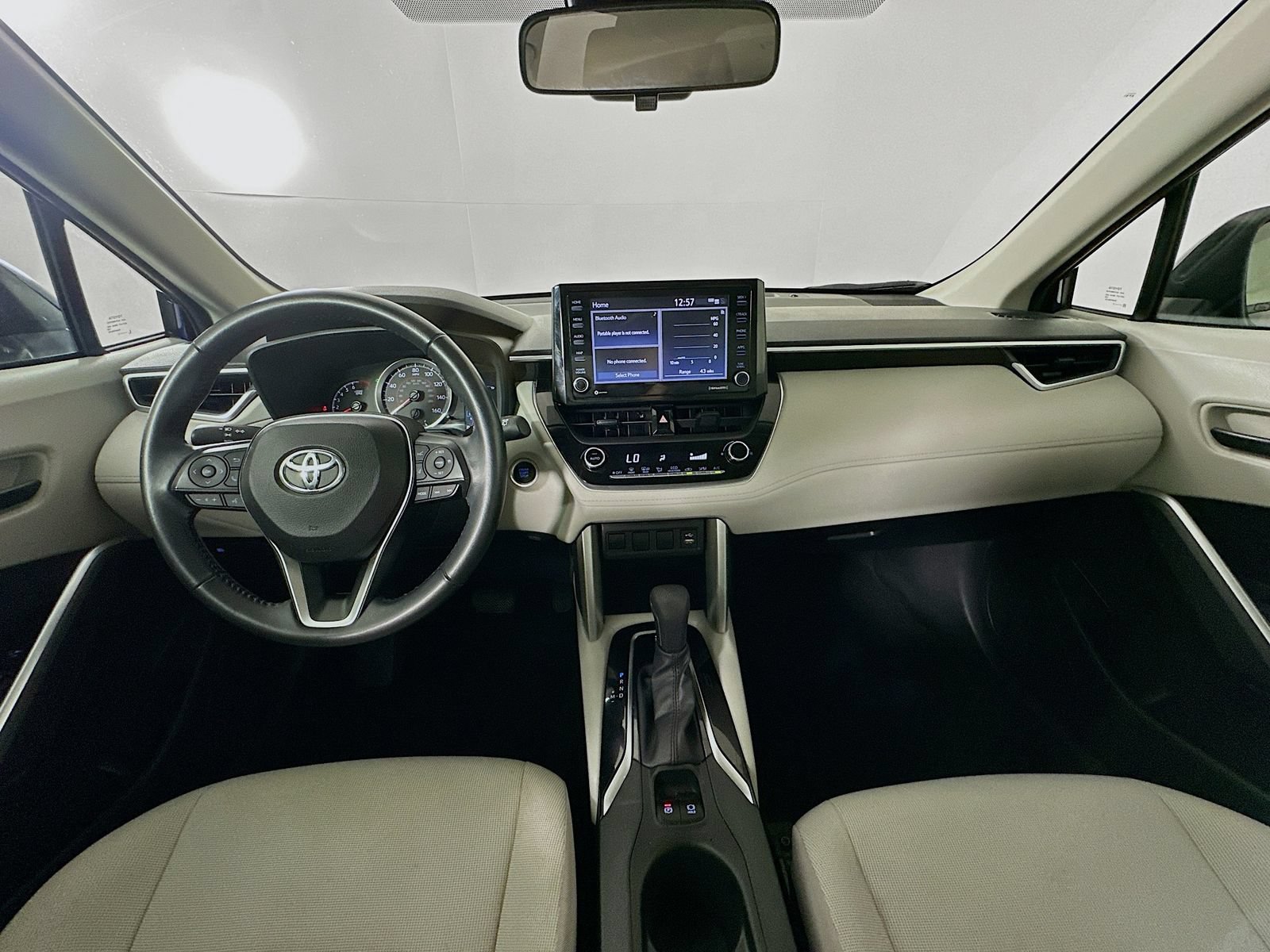 Used 2022 Toyota Corolla Cross LE AWD/4WD image 14