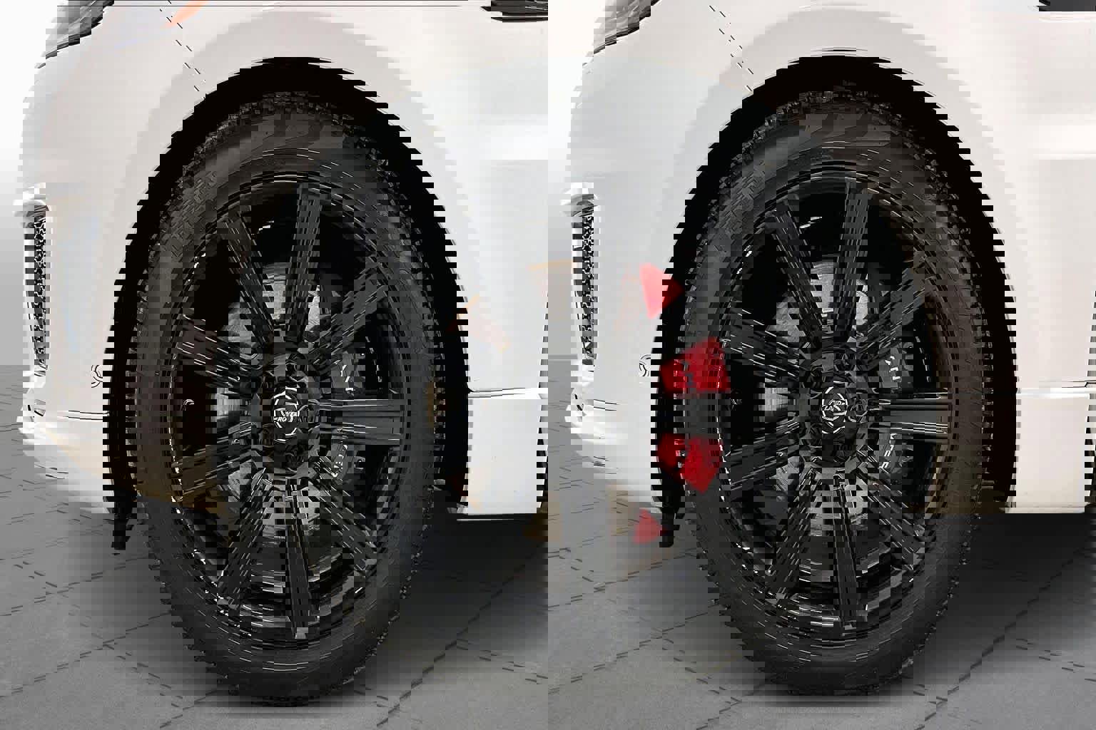 Used 2020 Land Rover Range Rover Sport HST image 11