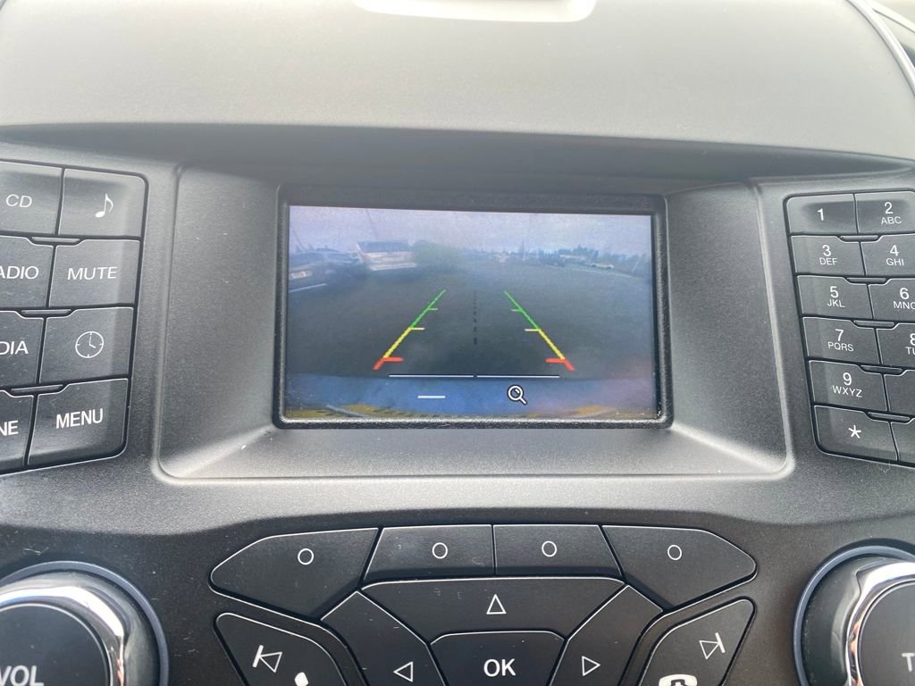 Used 2018 Ford Edge SE image 26