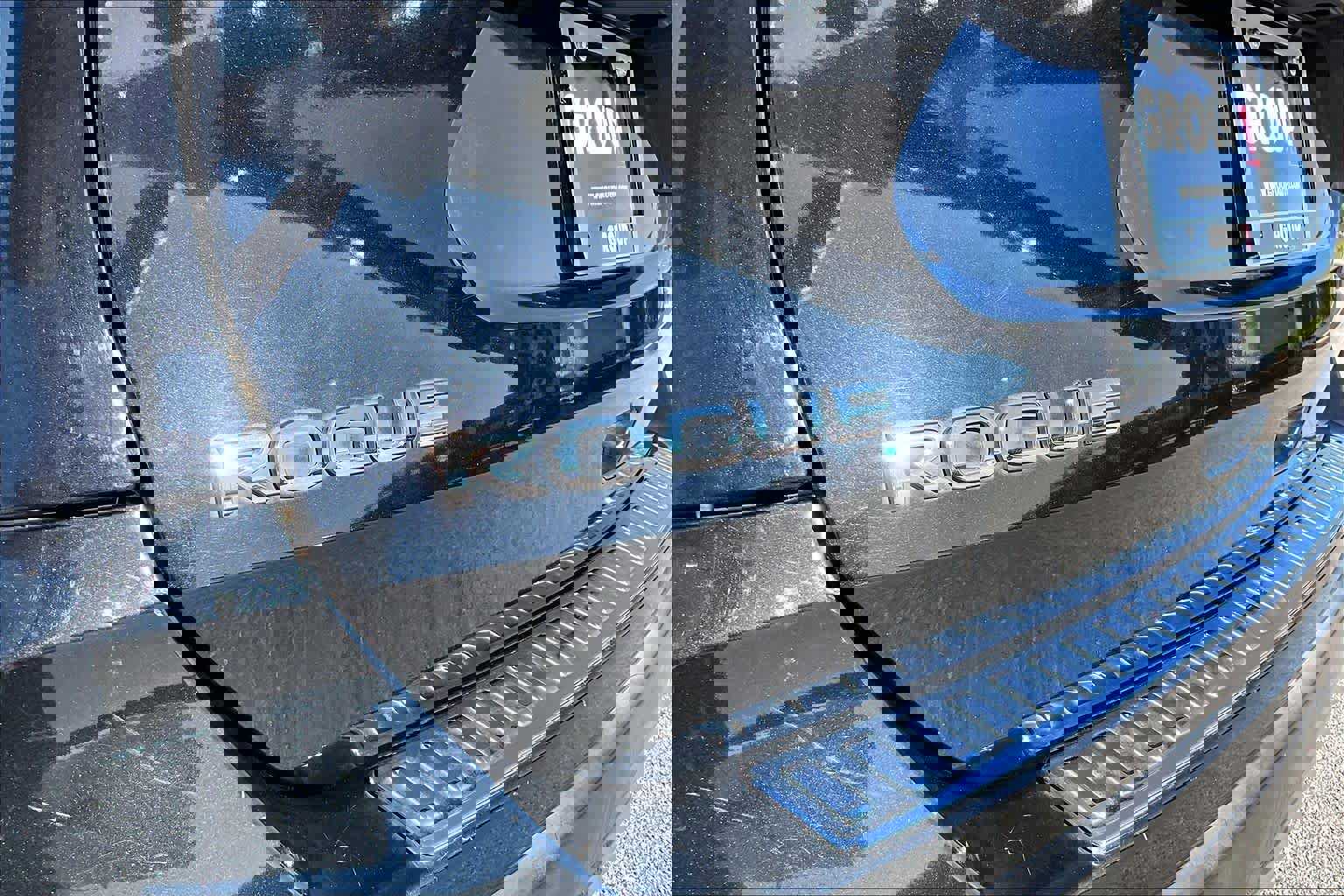 Used 2018 Nissan Rogue SV image 10