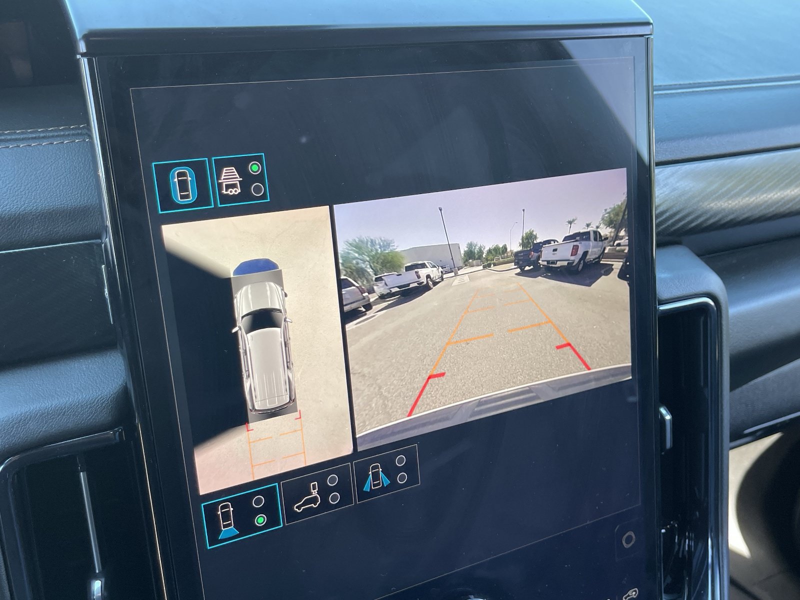 Certified 2025 GMC Yukon AT4 AWD/4WD image 34