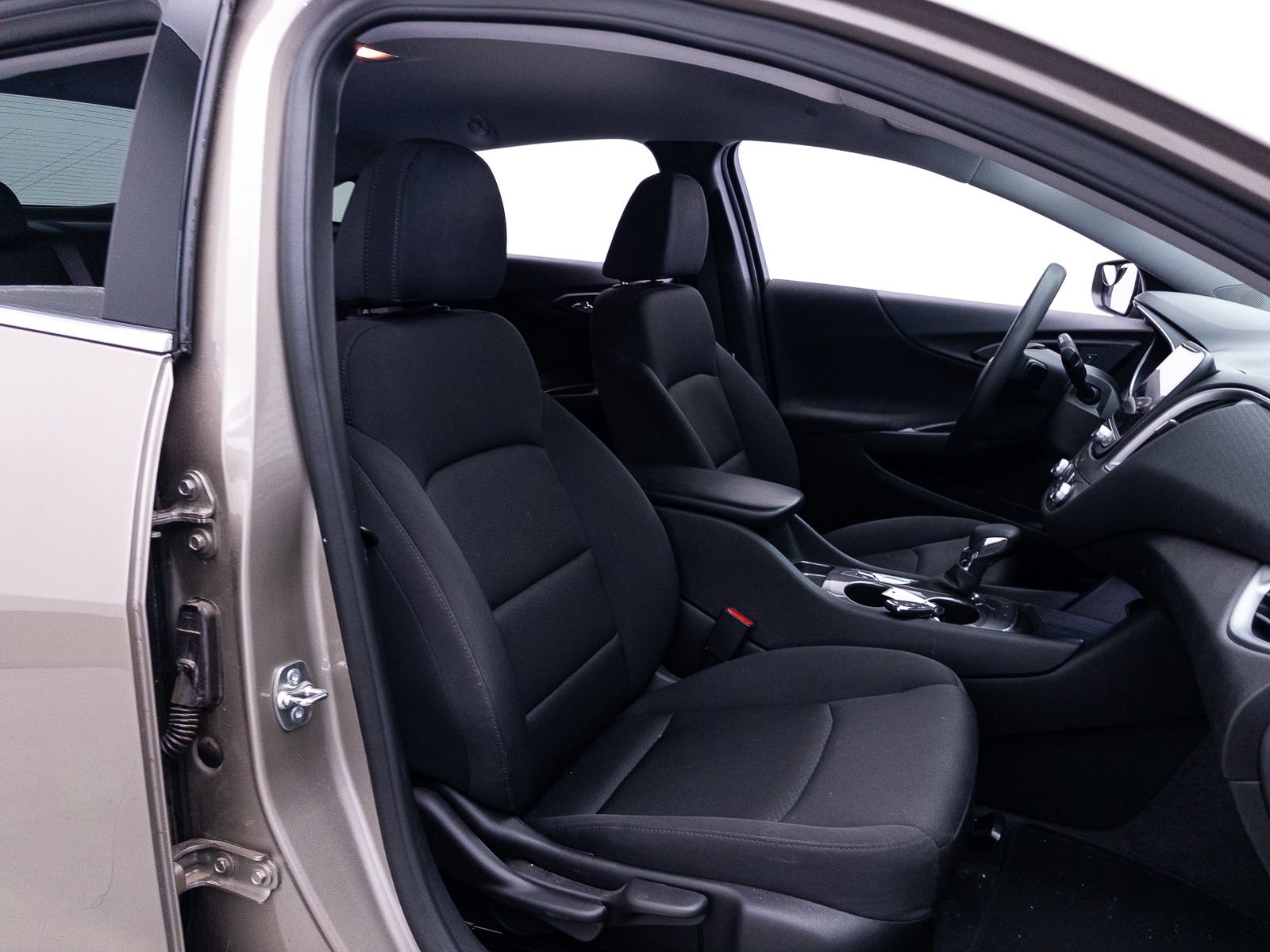 Used 2024 Chevrolet Malibu LS FWD image 32