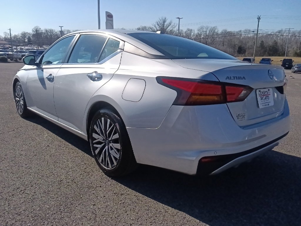 Used 2023 Nissan Altima 2.5 SV image 5