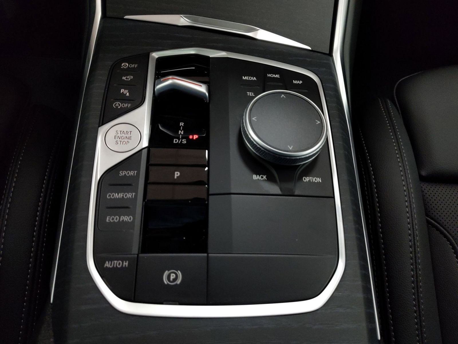 New 2026 BMW 330i Sedan w/ Premium Package image 16