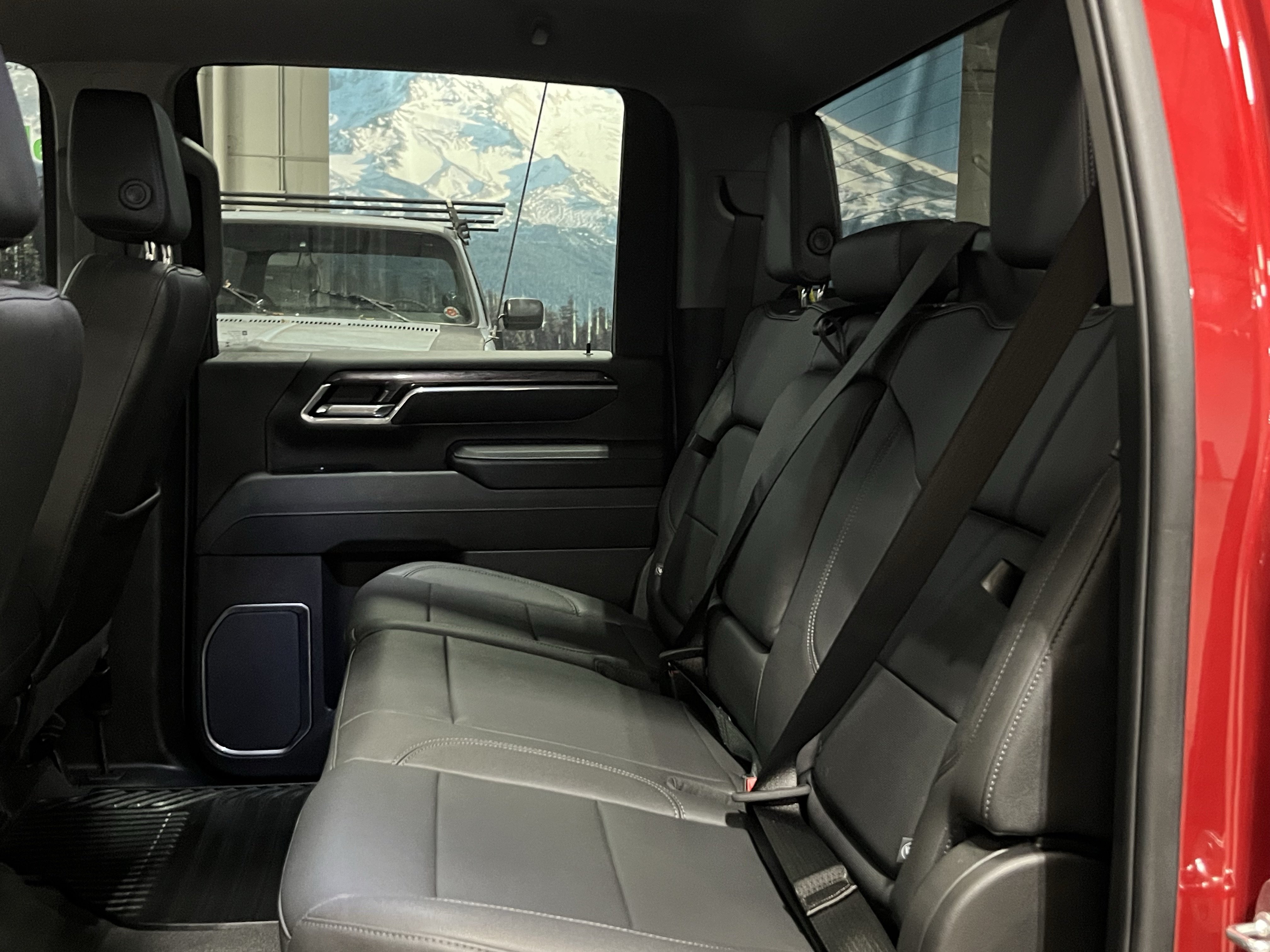 Used 2025 Chevrolet Silverado 3500 LTZ AWD/4WD image 27