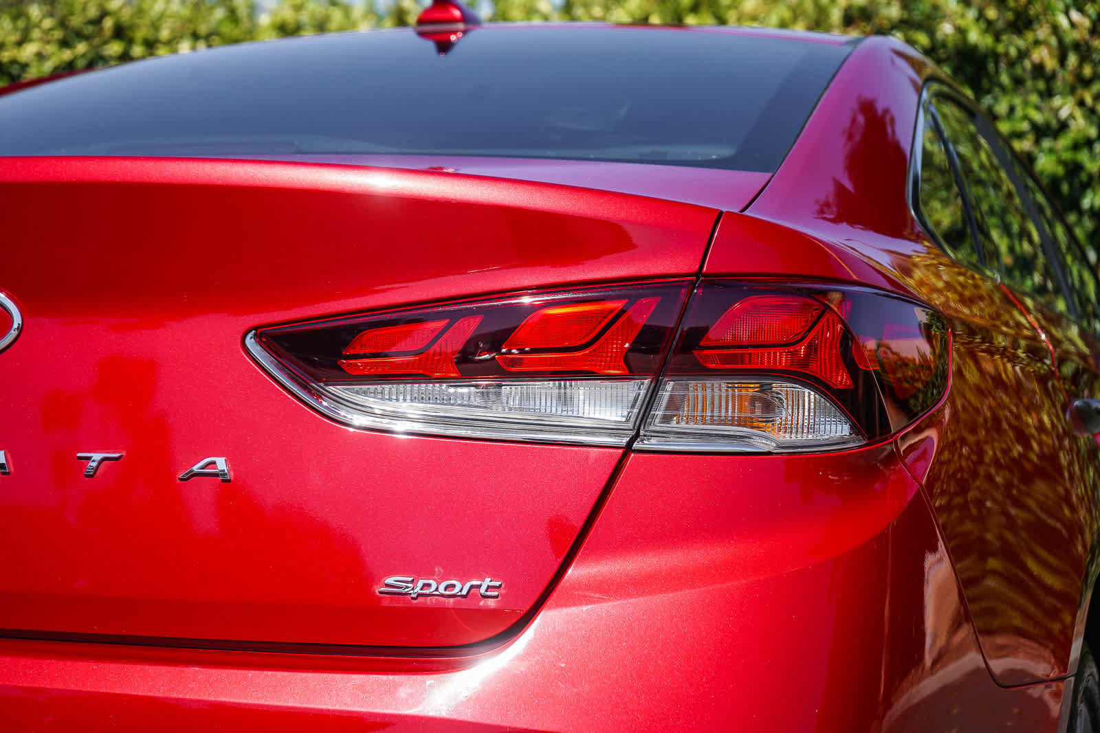Used 2018 Hyundai Sonata Sport w/ Cargo Package FWD image 7
