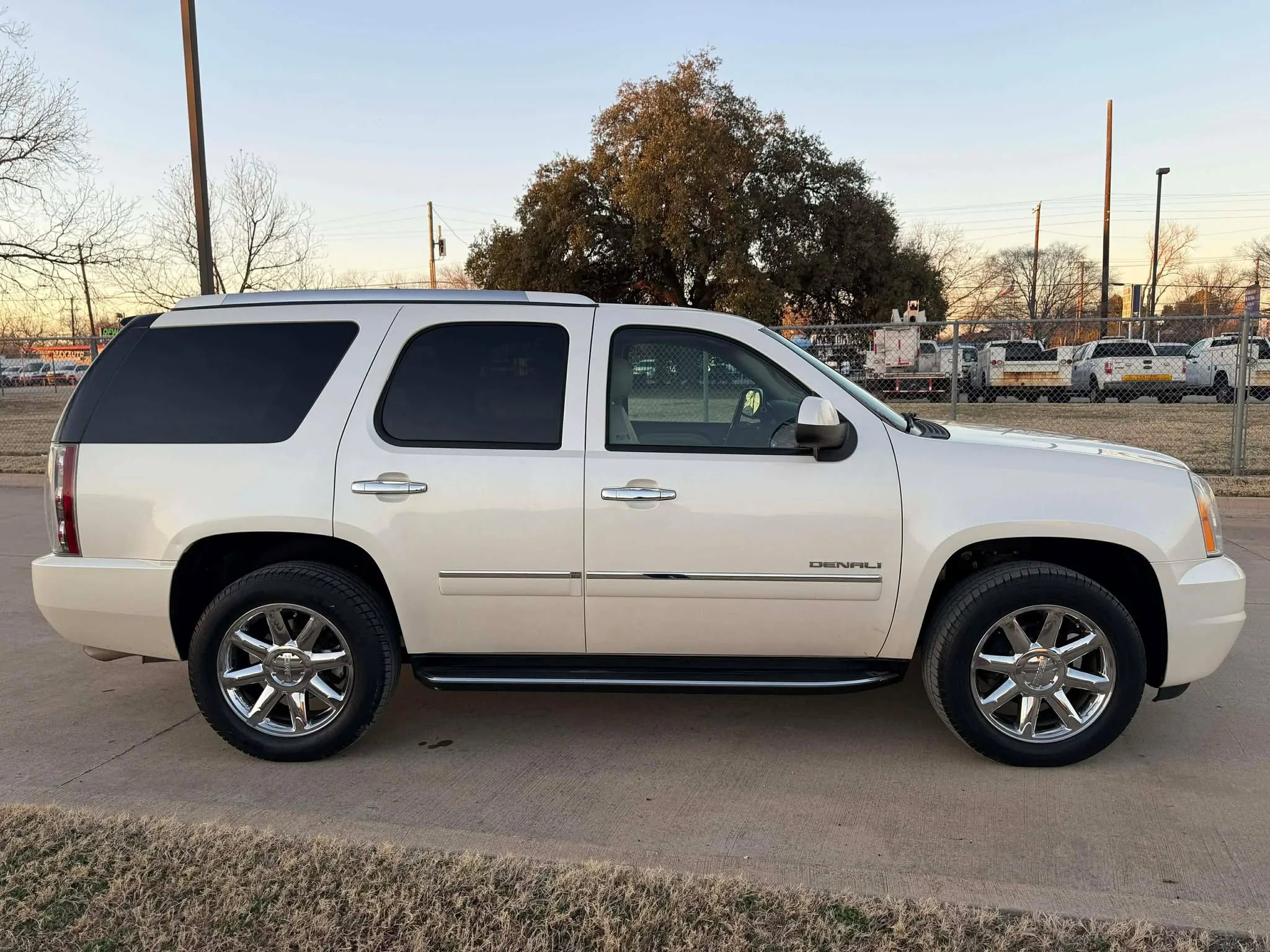 Used 2012 GMC Yukon Denali image 9