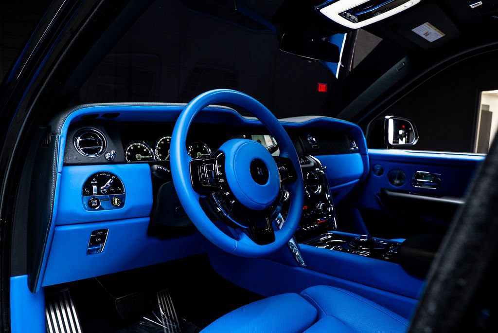 Used 2022 Rolls-Royce Cullinan w/ Cullinan Package AWD/4WD image 30