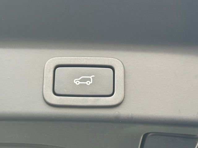 Used 2022 Jaguar F-PACE S image 24