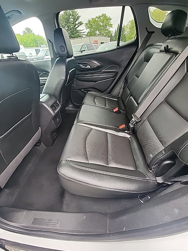 Used 2023 GMC Terrain SLT image 14