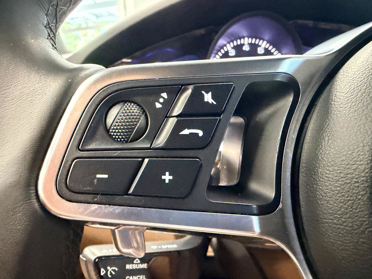 Used 2019 Porsche Cayenne AWD/4WD image 36