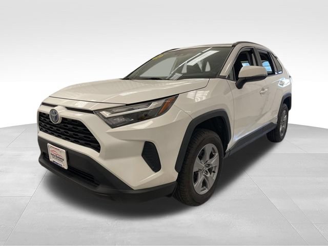 Used 2022 Toyota RAV4 XLE w/ Convenience Package AWD/4WD image 3