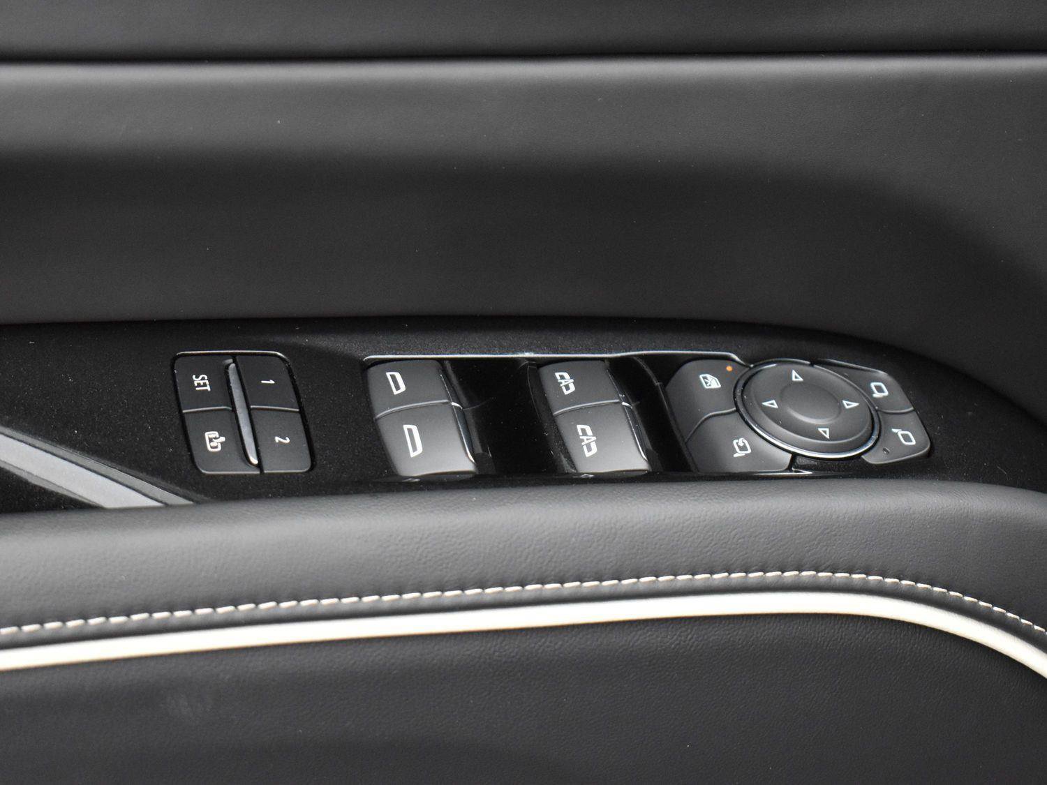 Used 2023 Cadillac Escalade Sport Platinum w/ LPO, ONYX Package AWD/4WD image 13