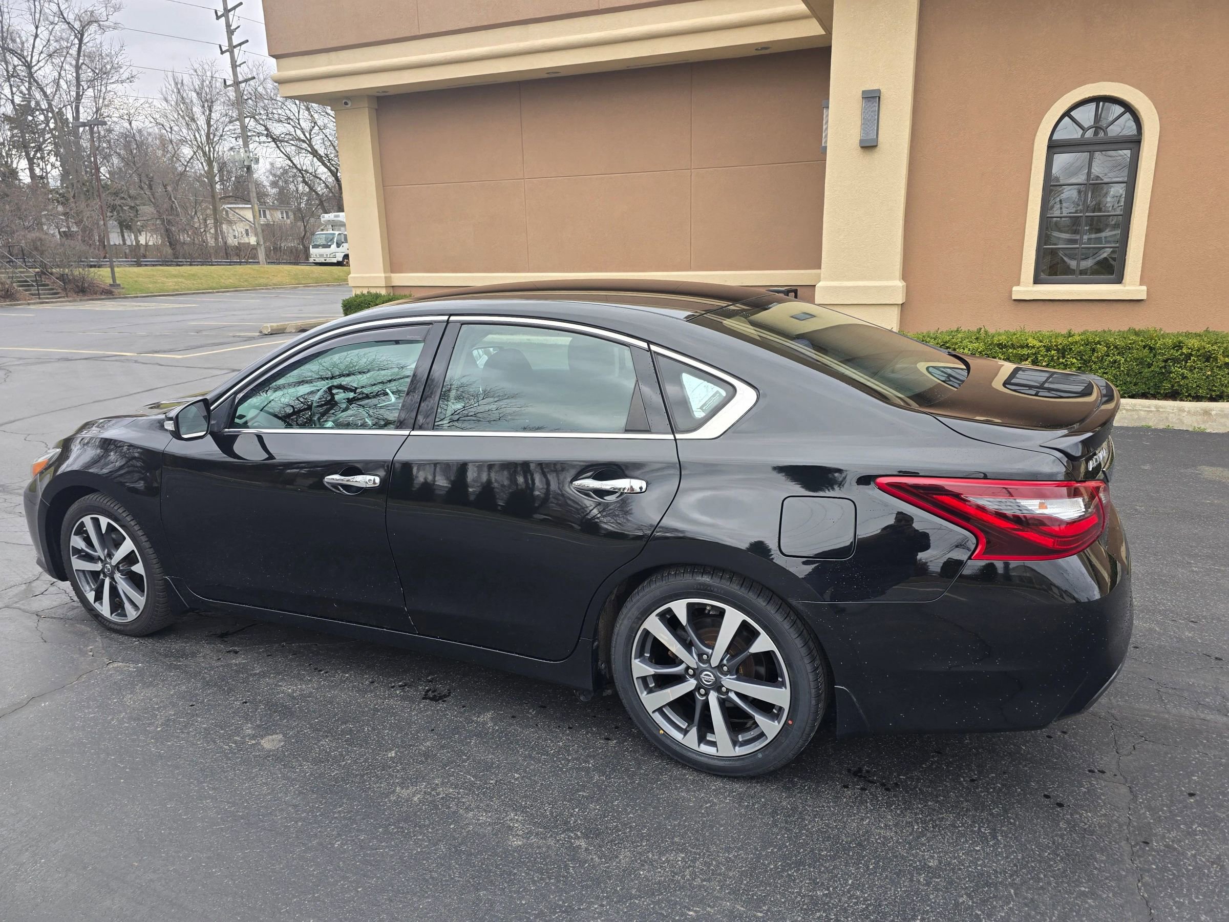 Used 2017 Nissan Altima 2.5 SR image 10