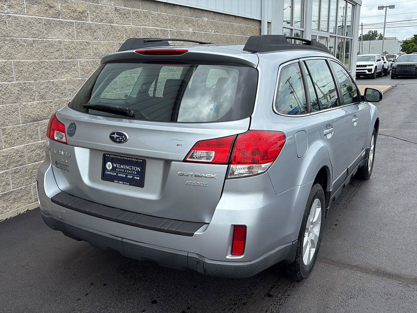 Used 2012 Subaru Outback 2.5i AWD/4WD image 3