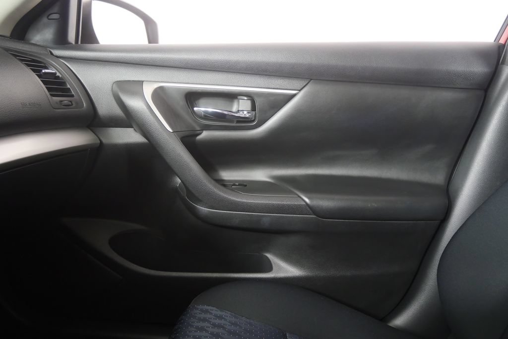 Used 2016 Nissan Altima 2.5 SV w/ Convenience Package FWD image 19