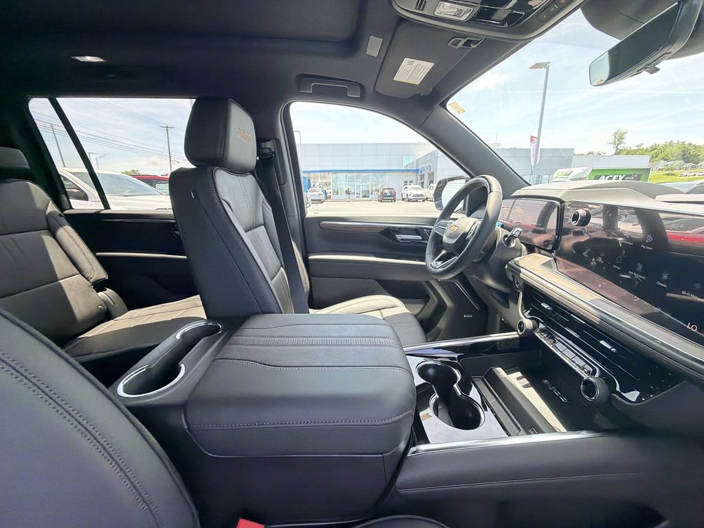 New 2026 Chevrolet Suburban High Country AWD/4WD image 15