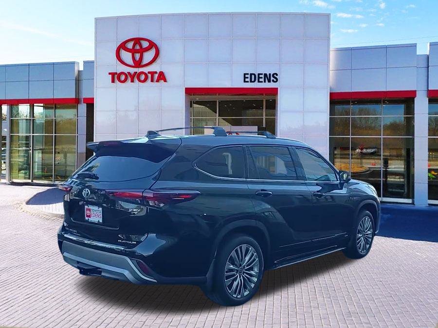 New 2026 Toyota Highlander Platinum image 3